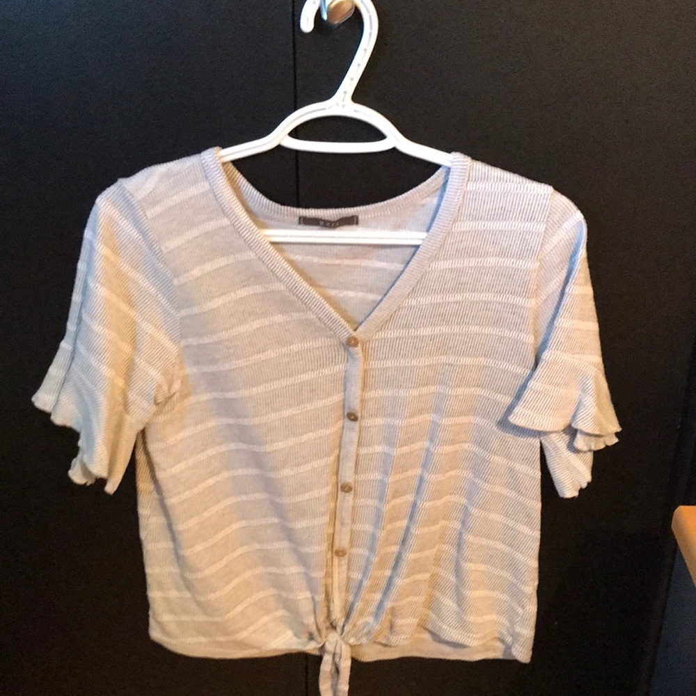 Gyft Woman’s Striped Top. Size Medium.
